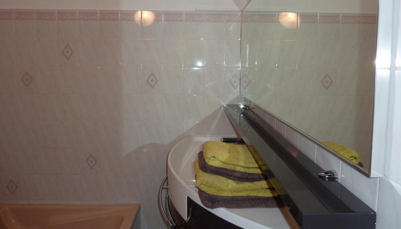 Studio Residence Bona, Vue Hippodrome Et Mer, Clim Hyères Екстериор снимка